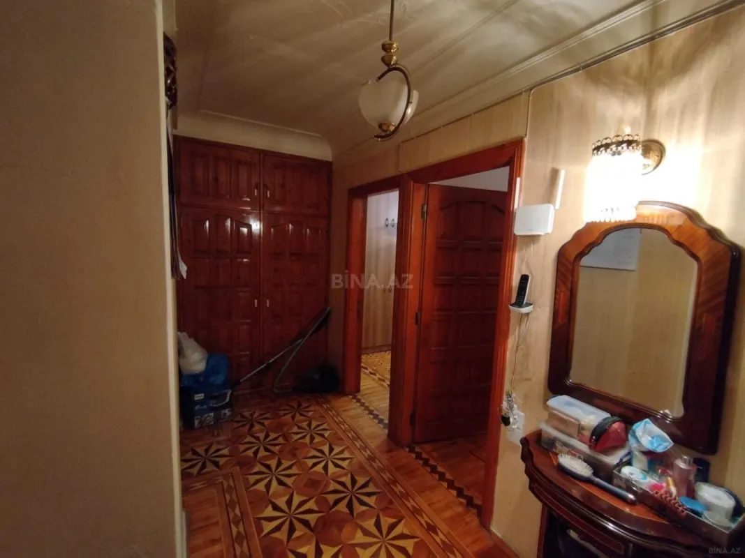 Satılır 4 otaqlı mənzil 110 m²