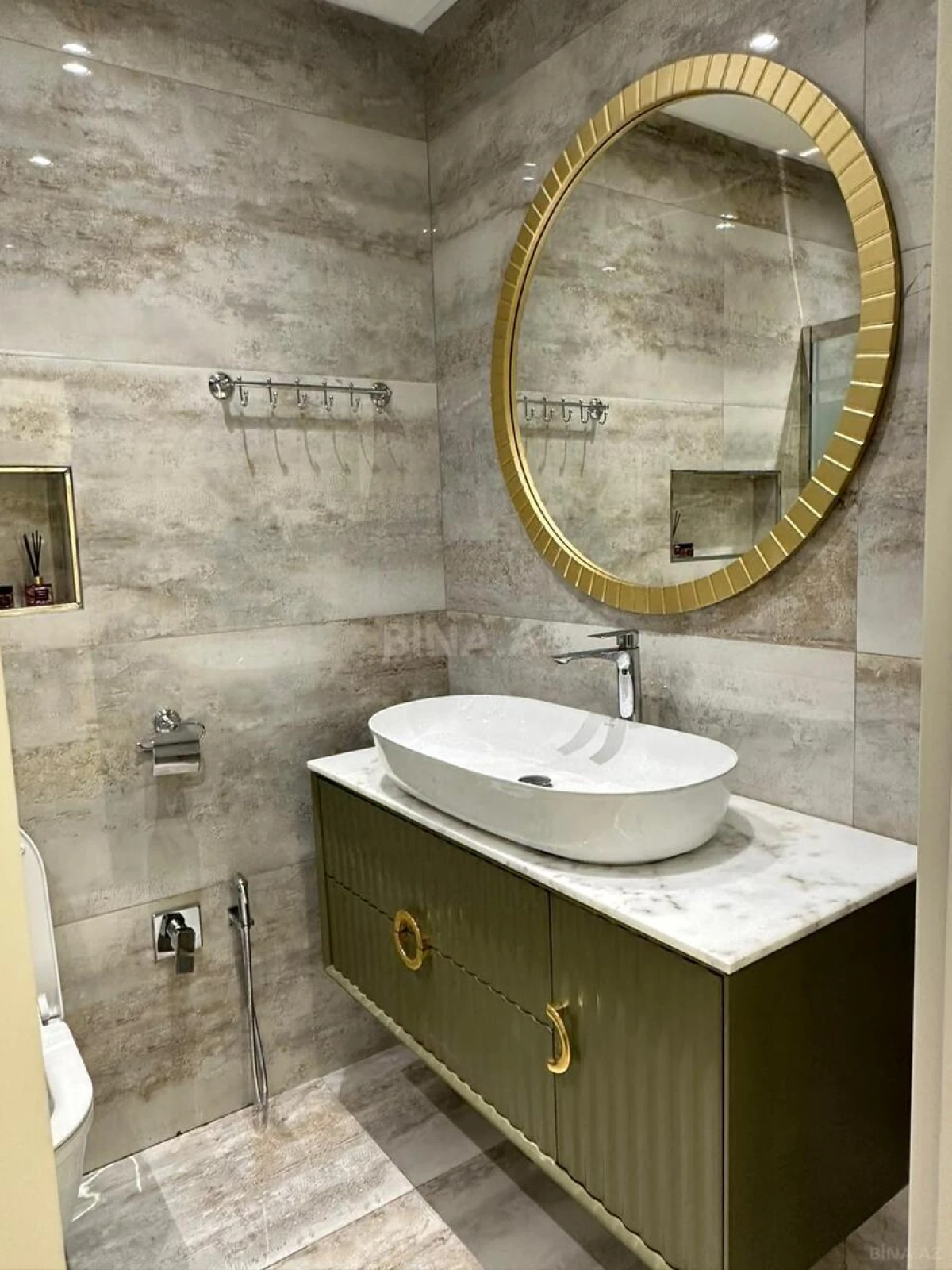 Satılır 3 otaqlı mənzil 104 m²