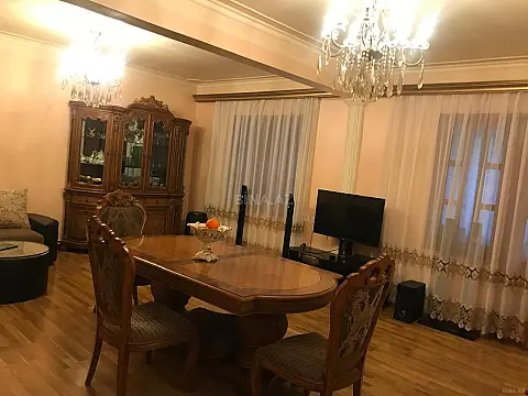 Kirayə verilir 5 otaqlı mənzil 110 m² — Bakı 5 otaq 110.00 m²