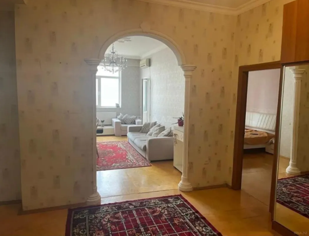 Satılır 2 otaqlı mənzil 75 m²