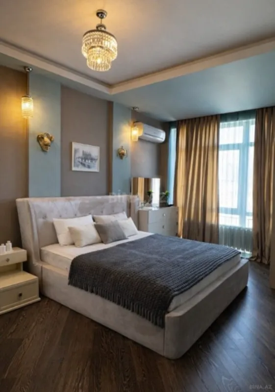 Kirayə verilir 4 otaqlı mənzil 150 m²