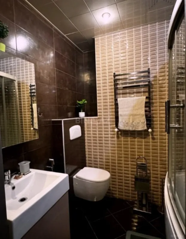 Kirayə verilir 4 otaqlı mənzil 150 m²