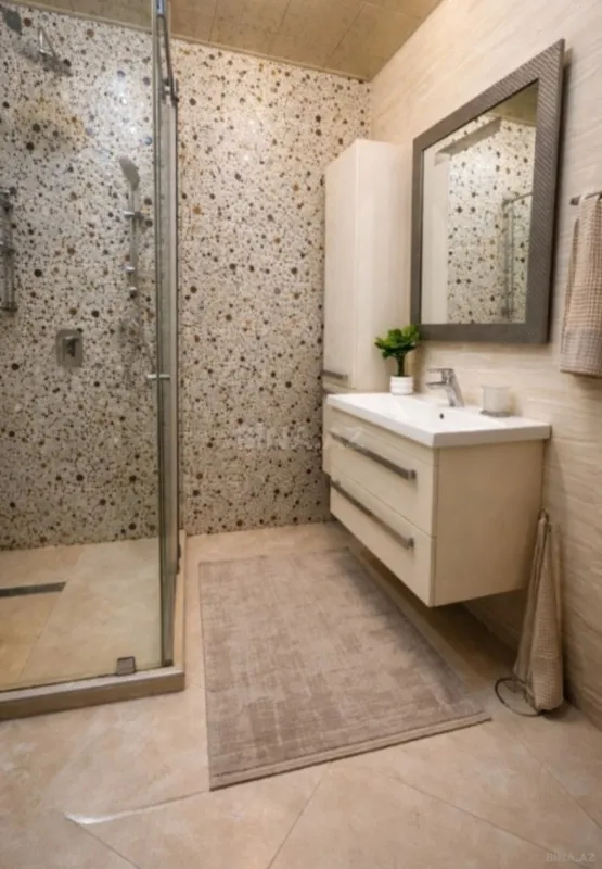 Kirayə verilir 4 otaqlı mənzil 150 m²