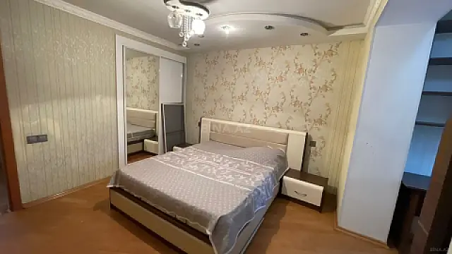 Kirayə verilir 2 otaqlı mənzil 45 m²