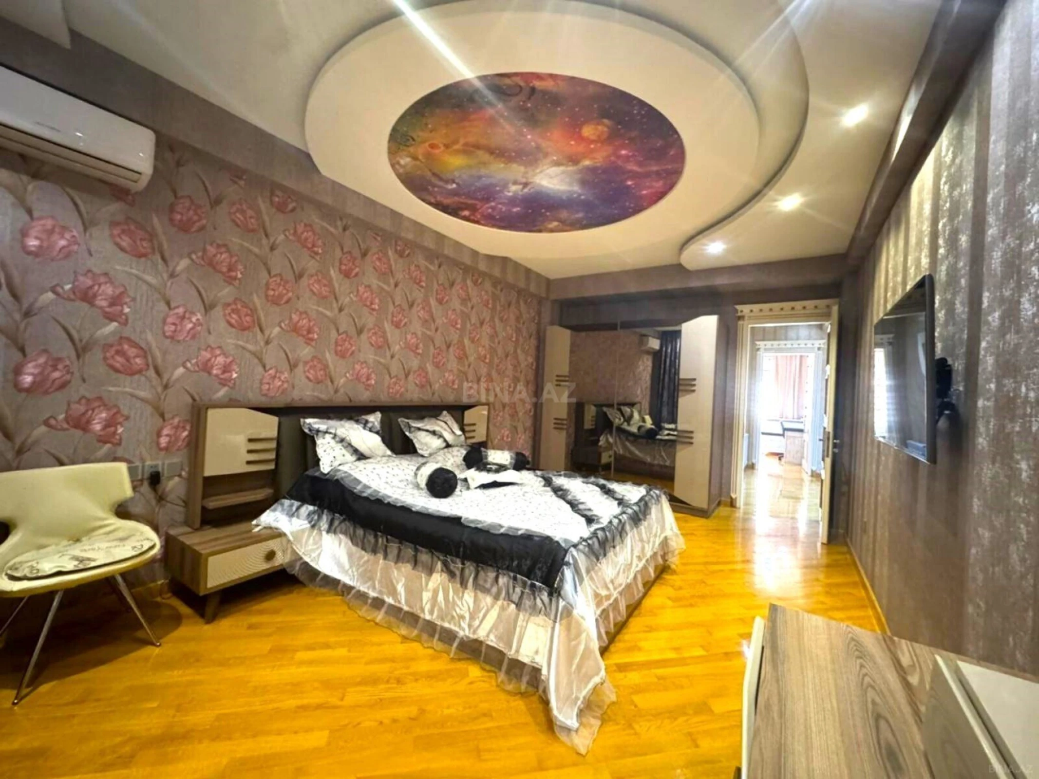 Satılır 3 otaqlı mənzil 140 m²