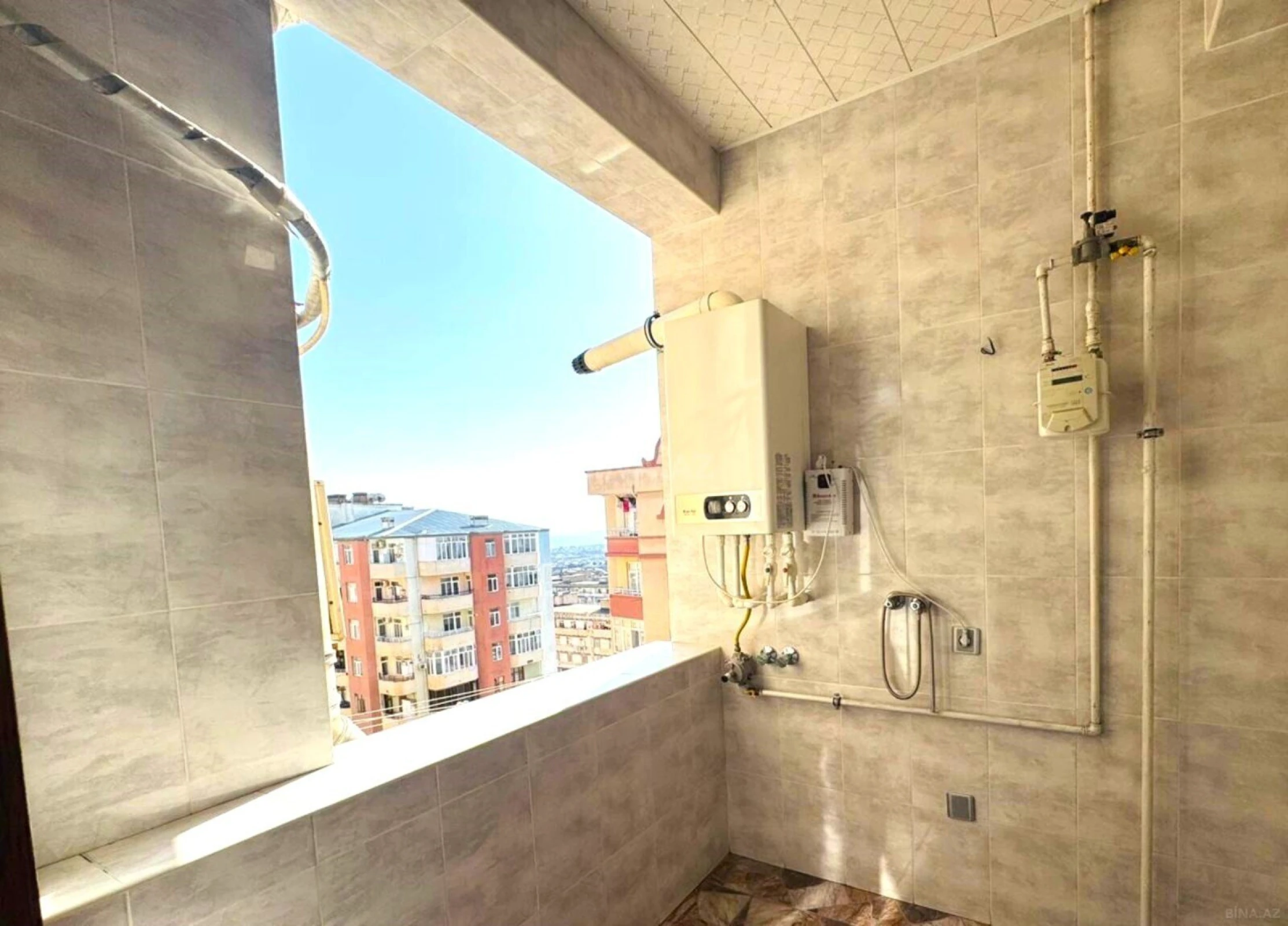 Satılır 3 otaqlı mənzil 140 m²