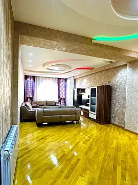 Satılır 3 otaqlı mənzil 140 m² — Bakı 3 otaq 140.00 m²