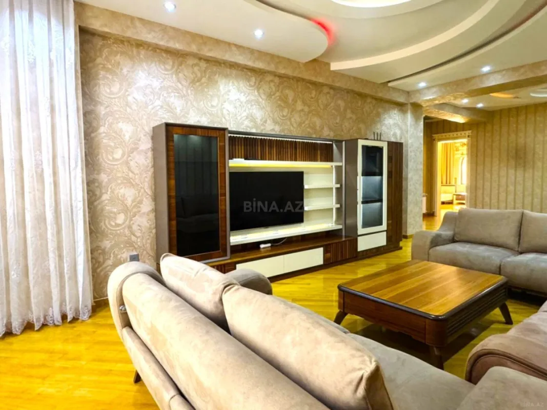 Satılır 3 otaqlı mənzil 140 m²