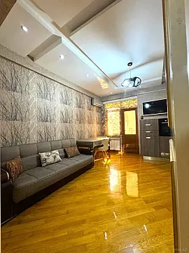 Satılır 3 otaqlı mənzil 140 m²