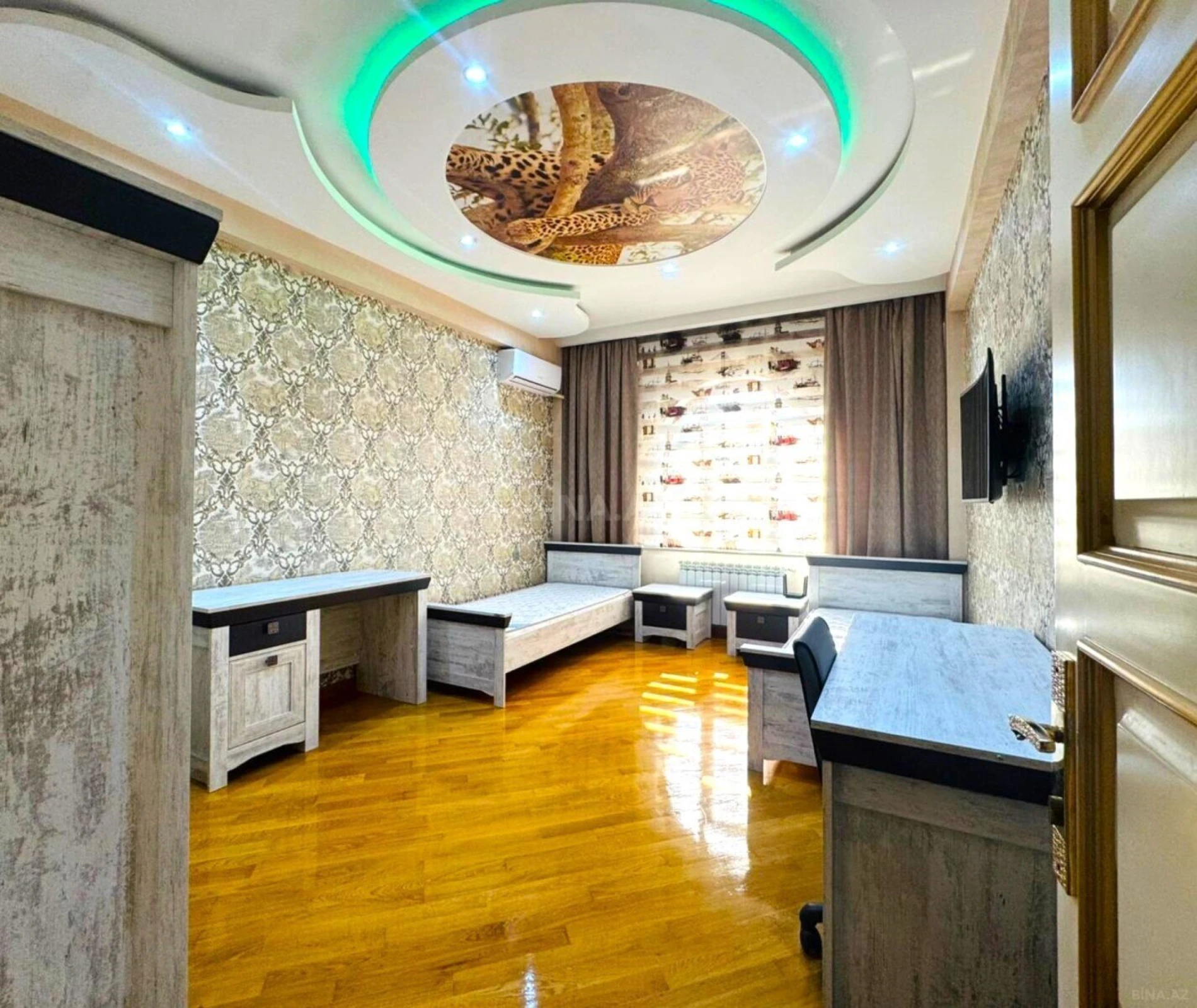 Satılır 3 otaqlı mənzil 140 m²