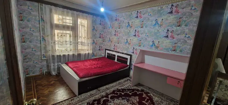 Kirayə verilir 5 otaqlı mənzil 130 m²
