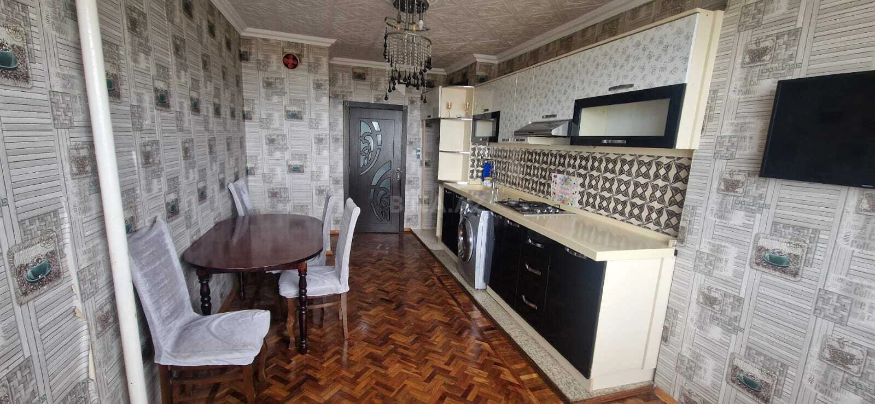 Kirayə verilir 5 otaqlı mənzil 130 m²