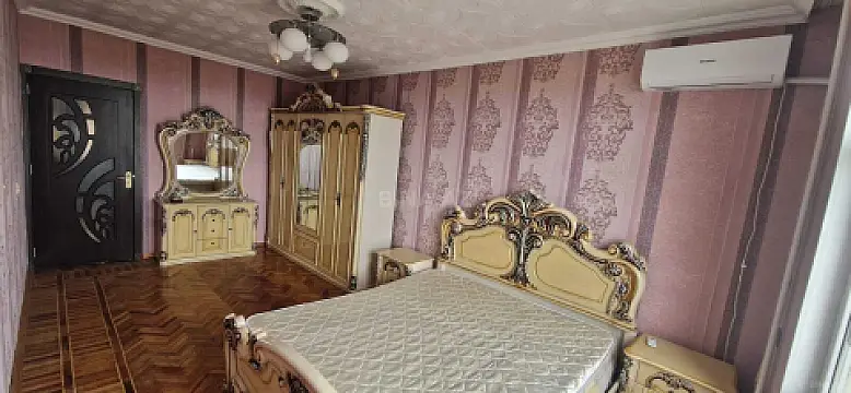 Kirayə verilir 5 otaqlı mənzil 130 m²