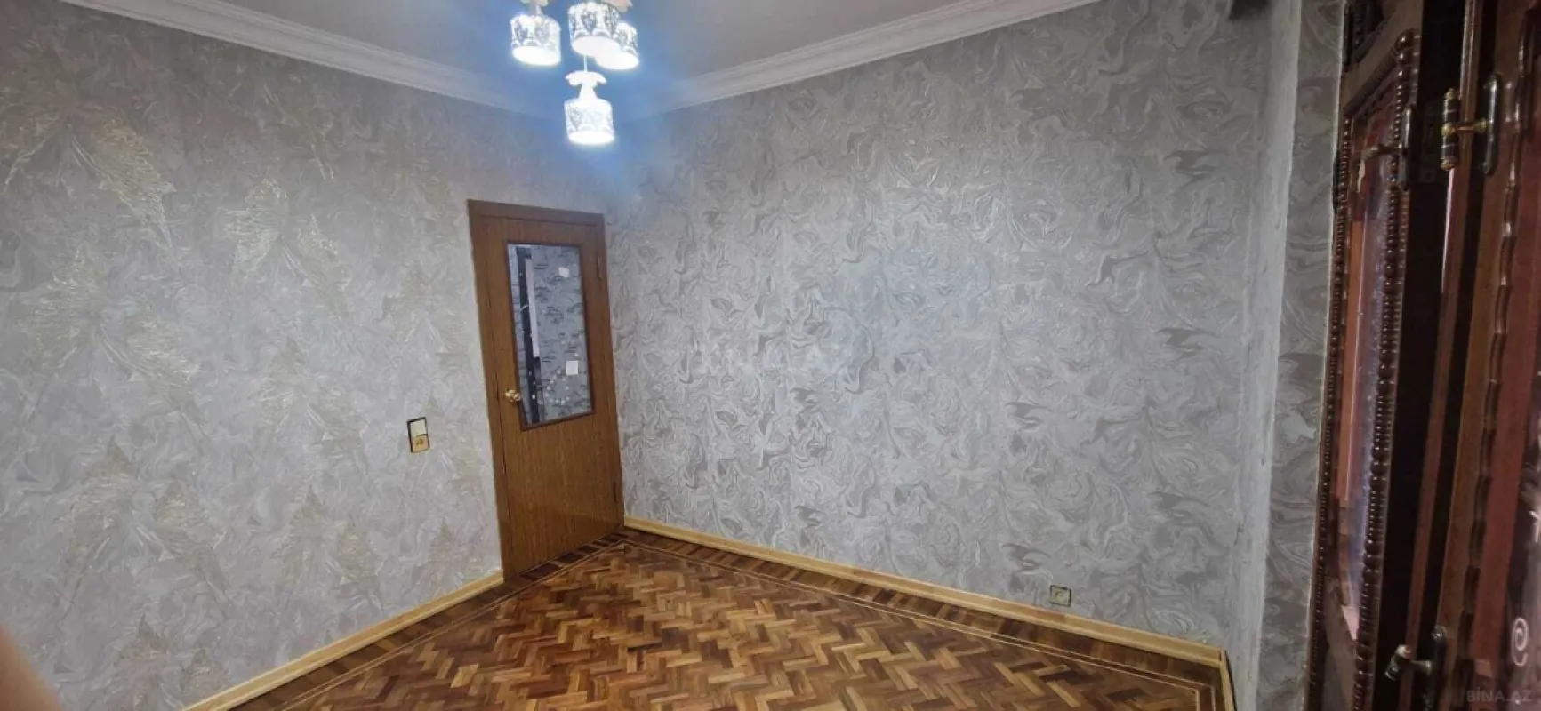 Kirayə verilir 5 otaqlı mənzil 130 m²