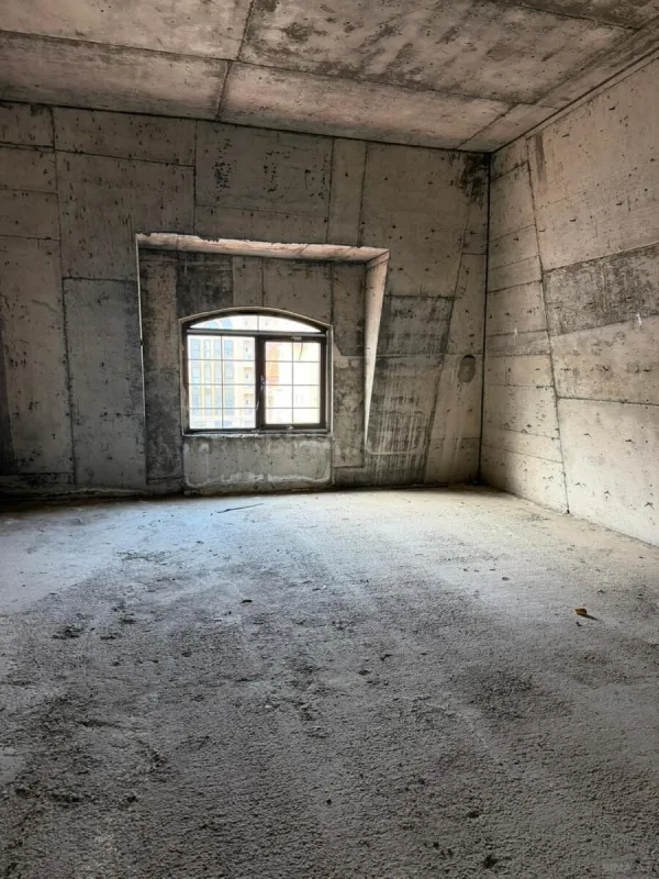 Satılır 6 otaqlı mənzil 376.8 m²