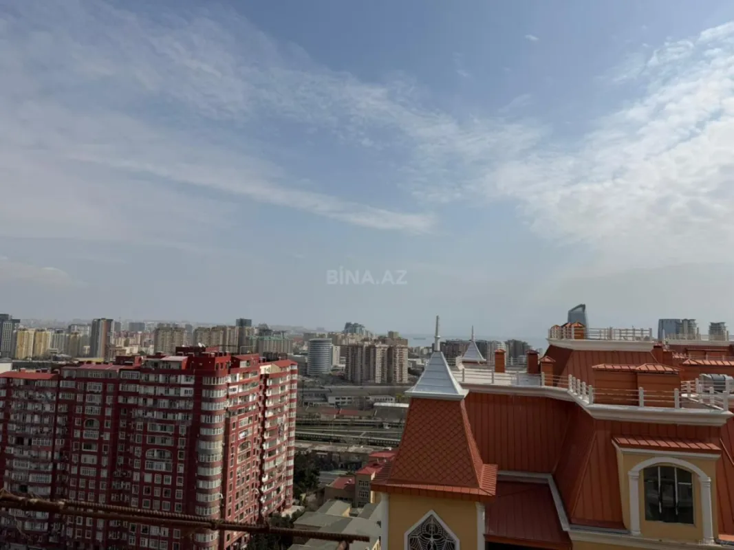 Satılır 6 otaqlı mənzil 376.8 m²