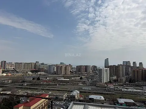 Satılır 6 otaqlı mənzil 376.8 m²