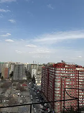 Satılır 6 otaqlı mənzil 376.8 m²