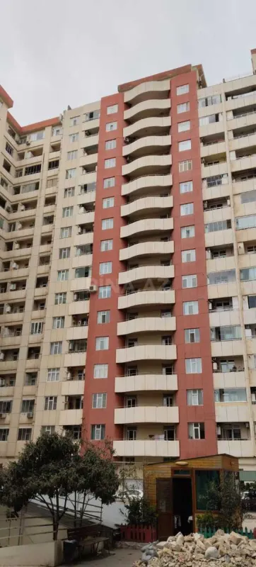 Satılır 3 otaqlı mənzil 118 m²