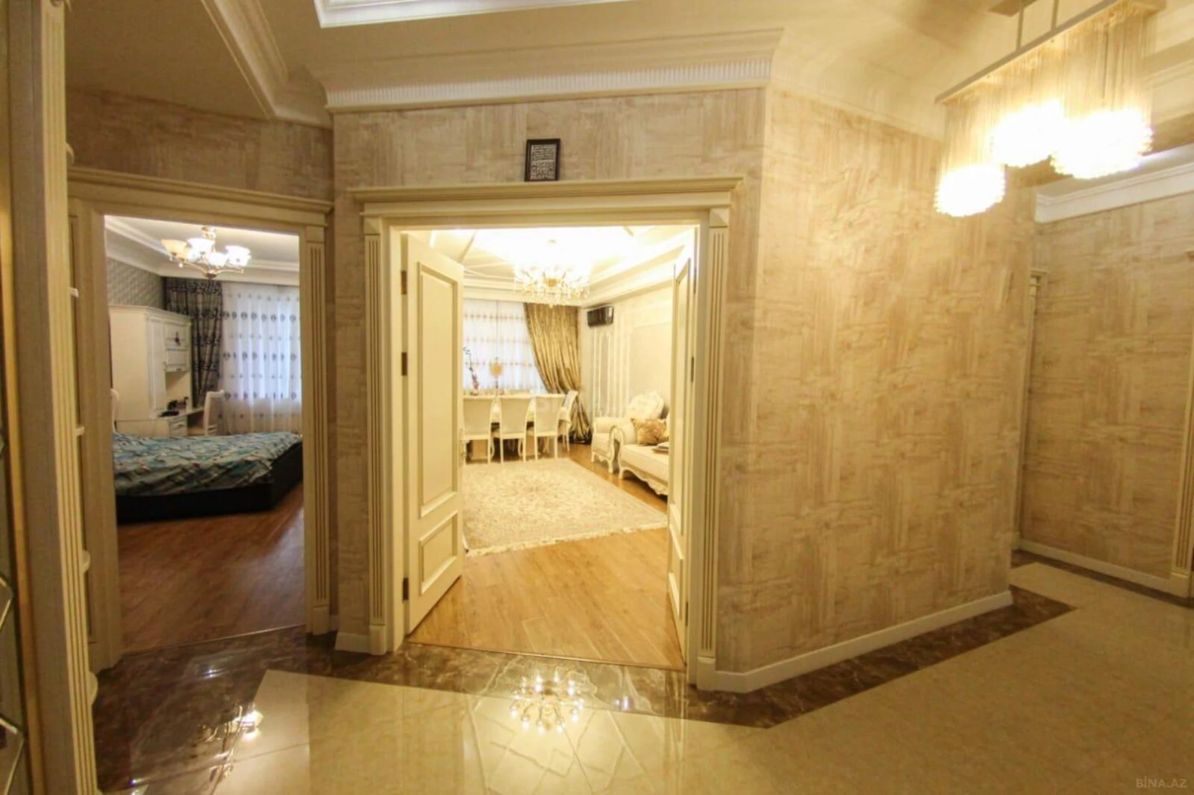 Satılır 3 otaqlı mənzil 118 m²