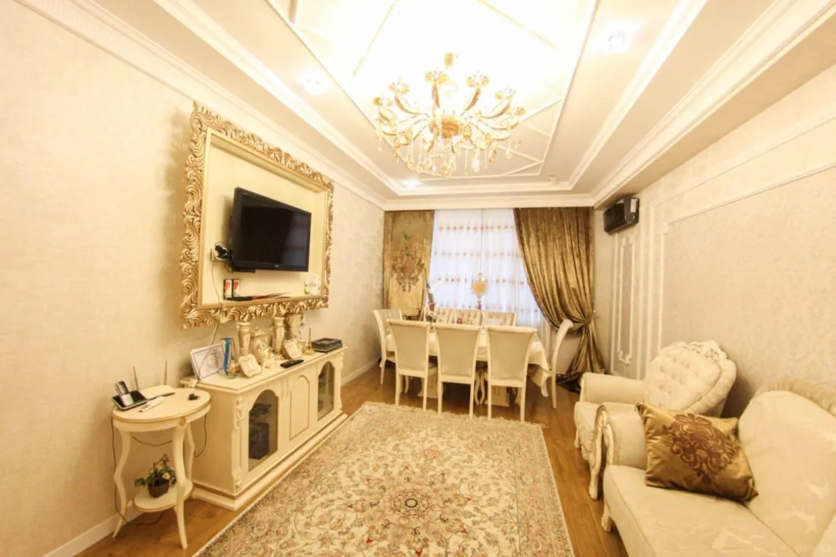 Satılır 3 otaqlı mənzil 118 m²