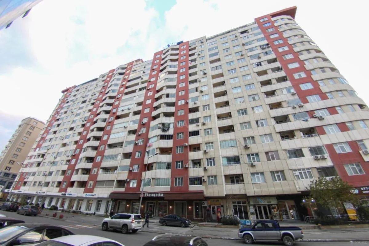 Satılır 3 otaqlı mənzil 118 m²