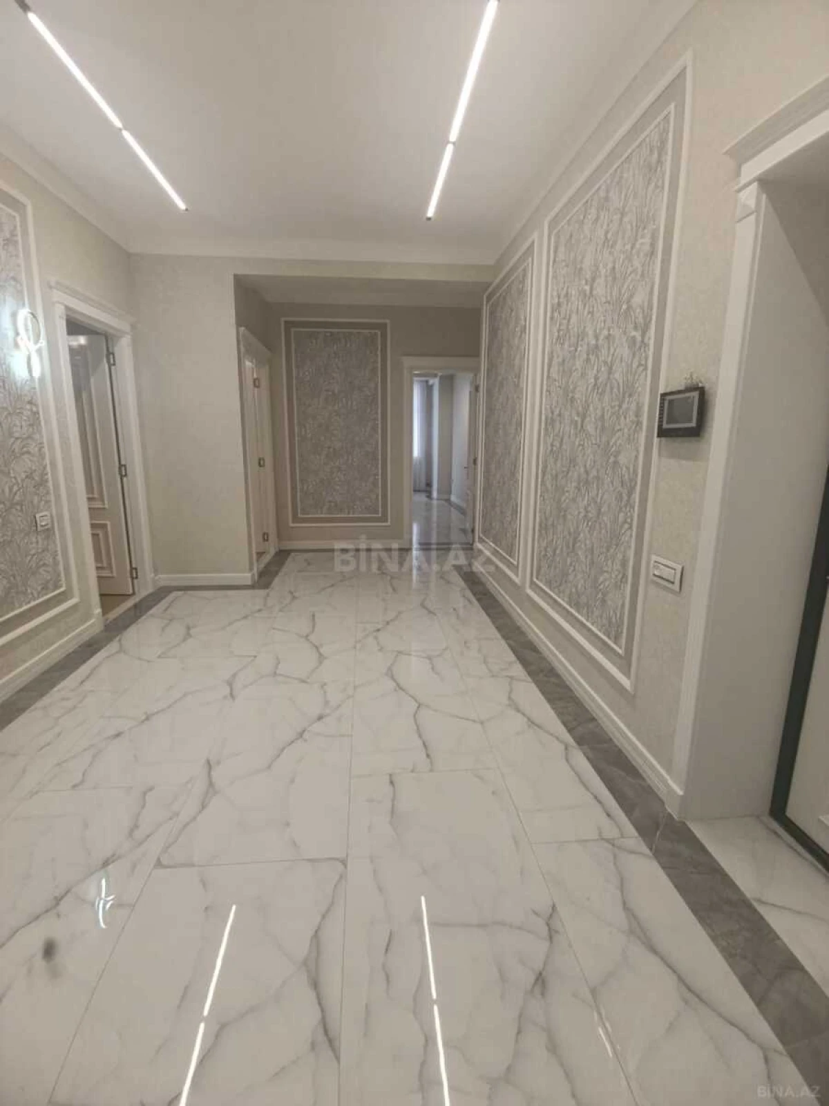 Satılır 4 otaqlı mənzil 165 m²