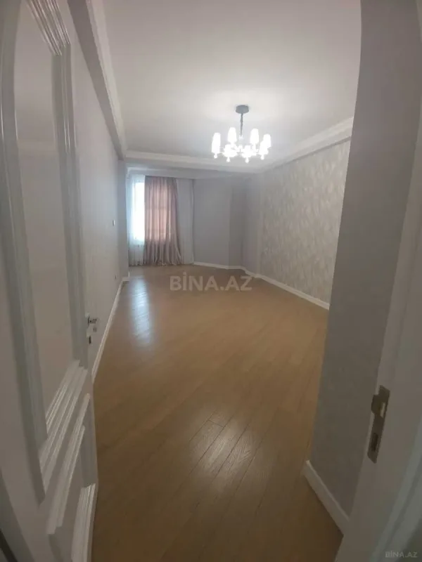 Satılır 4 otaqlı mənzil 165 m²