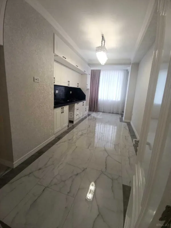 Satılır 4 otaqlı mənzil 165 m²