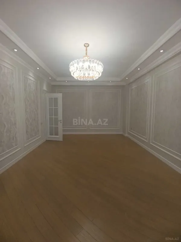 Satılır 4 otaqlı mənzil 165 m²