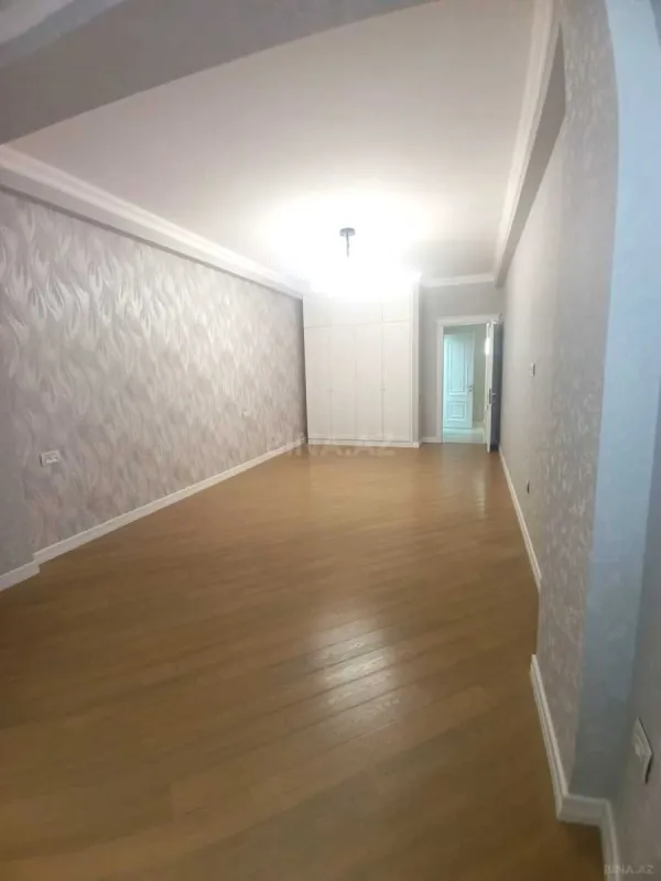 Satılır 4 otaqlı mənzil 165 m²