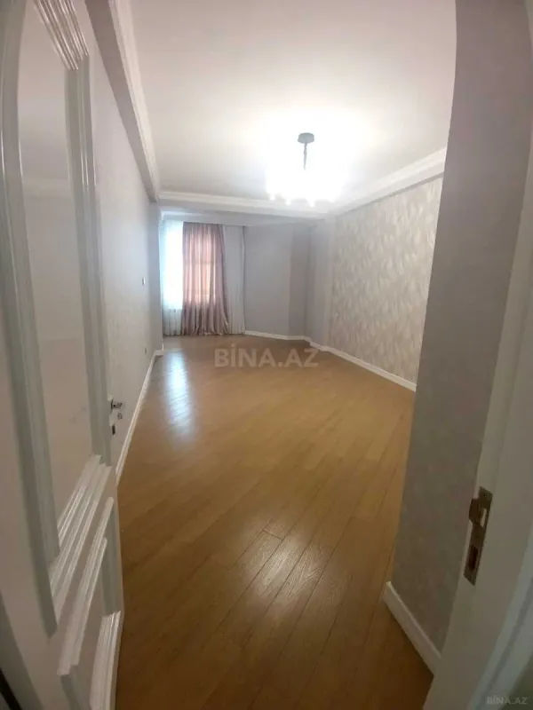 Satılır 4 otaqlı mənzil 165 m²