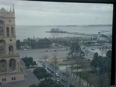 Kirayə verilir 2 otaqlı mənzil 88 m²