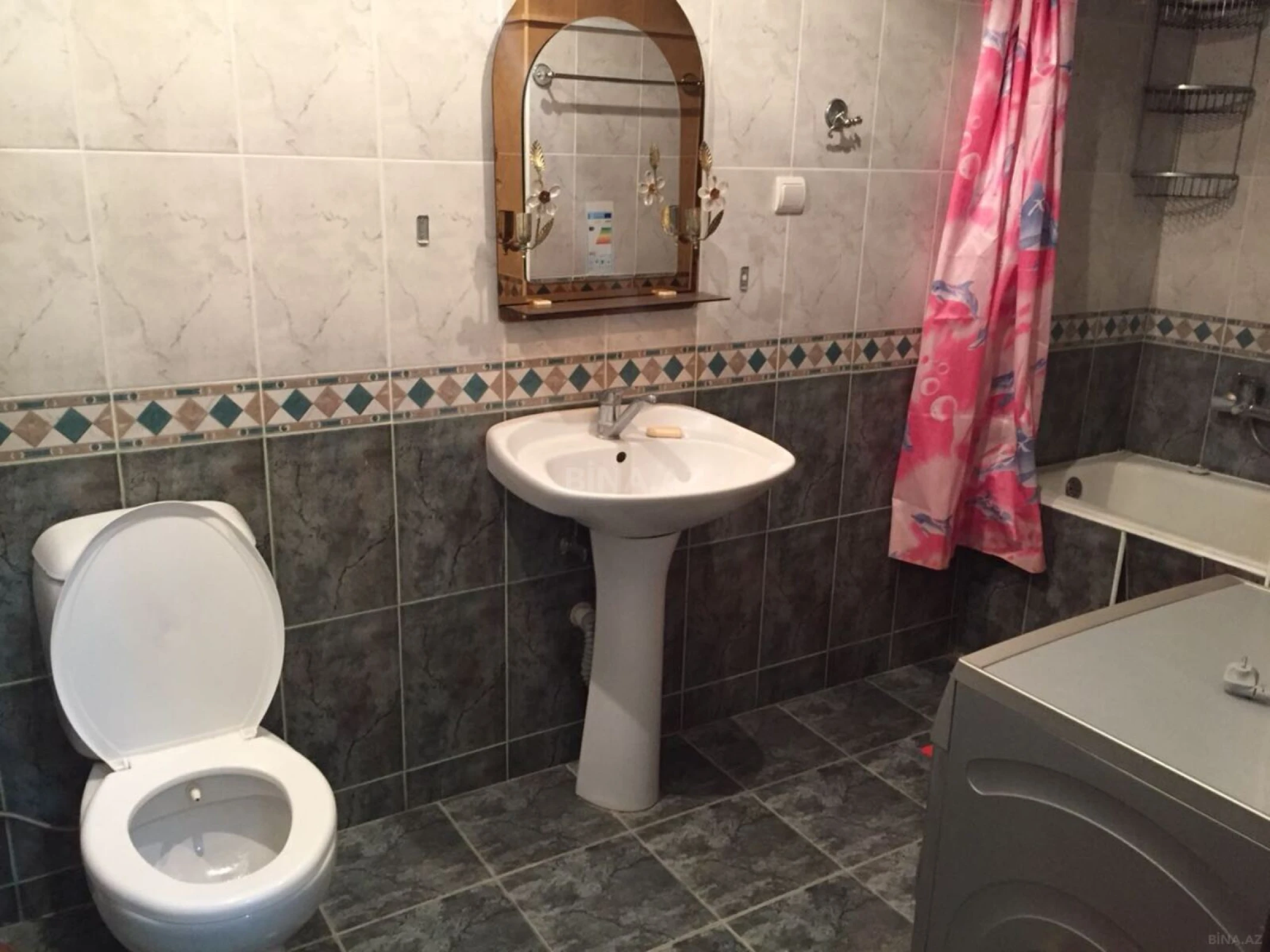 Kirayə verilir 2 otaqlı mənzil 88 m²