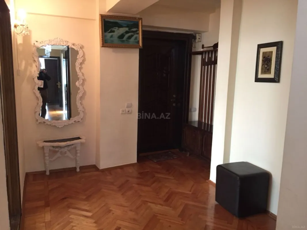 Kirayə verilir 2 otaqlı mənzil 88 m²