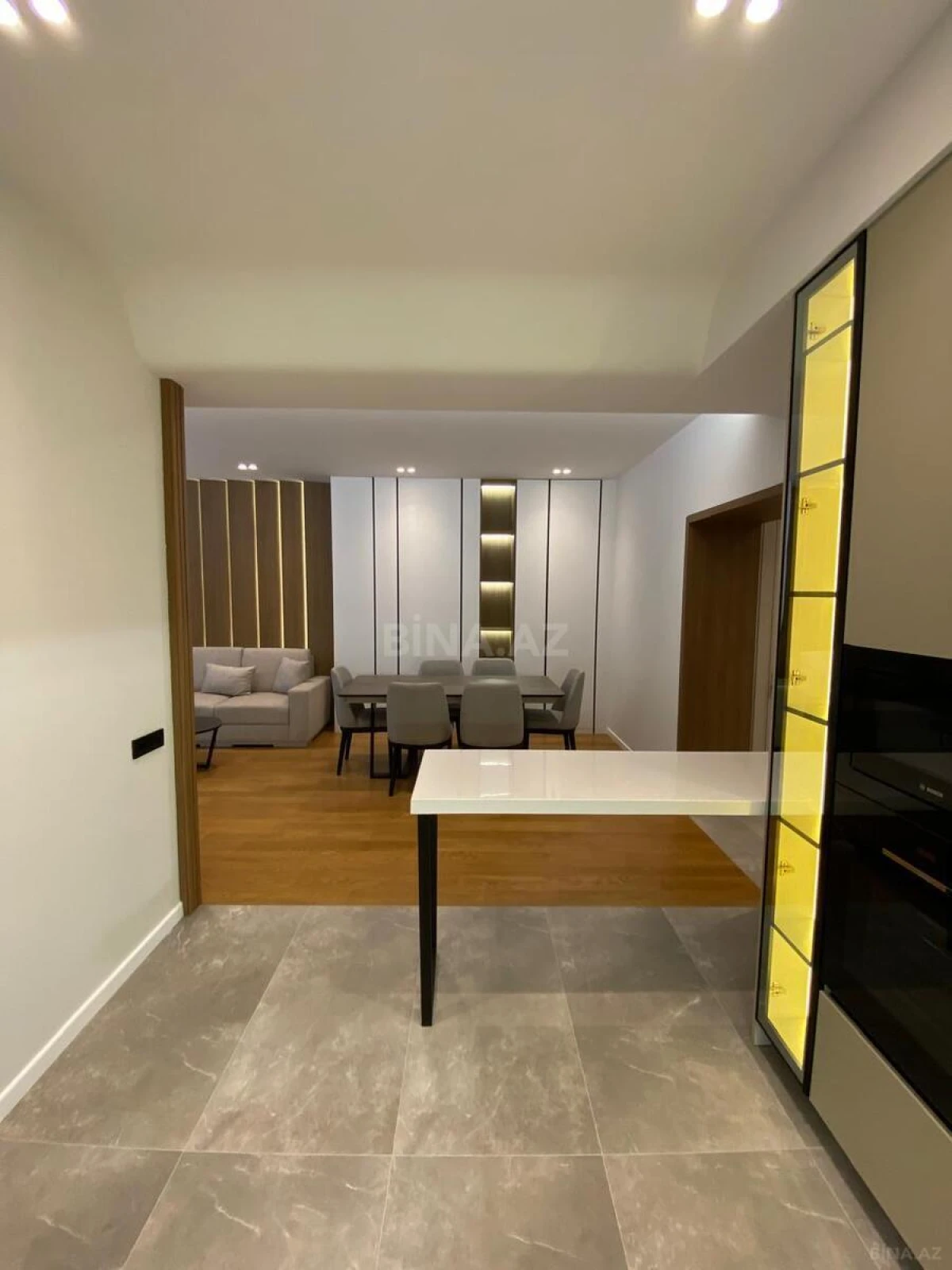 Kirayə verilir 2 otaqlı mənzil 75 m²