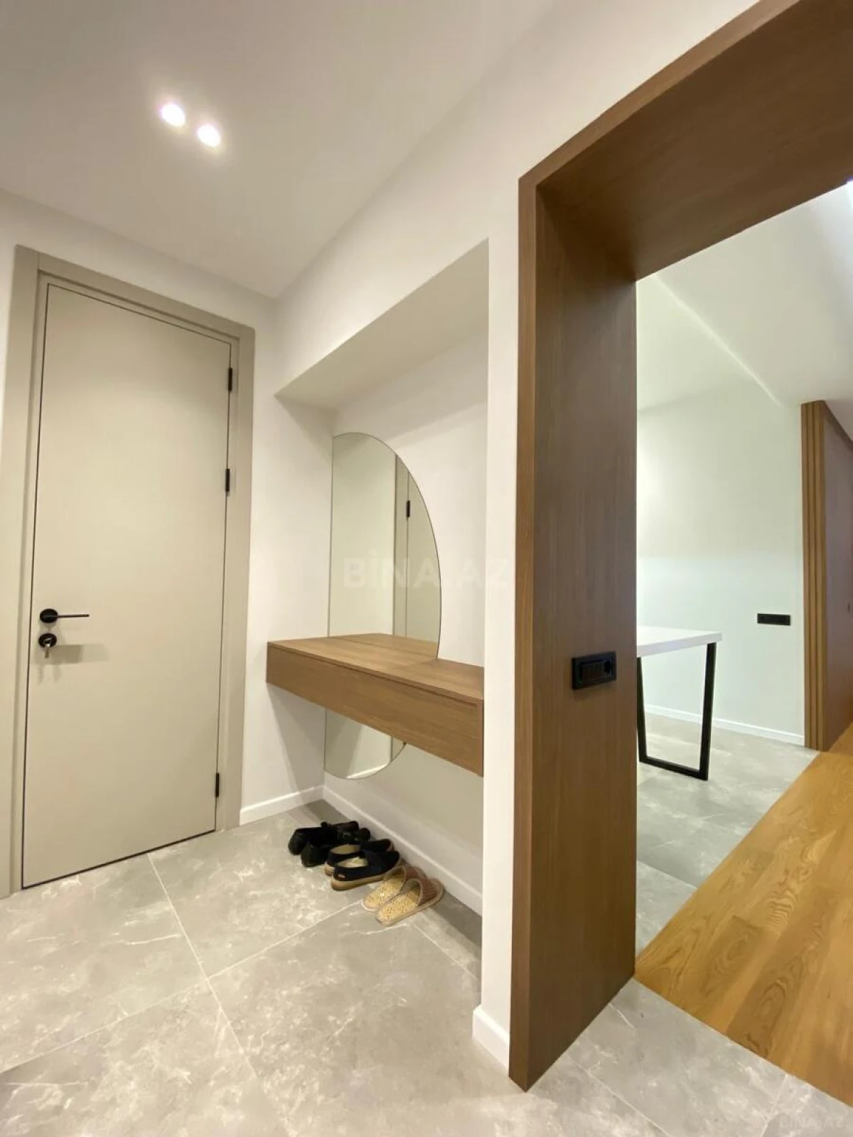 Kirayə verilir 2 otaqlı mənzil 75 m²