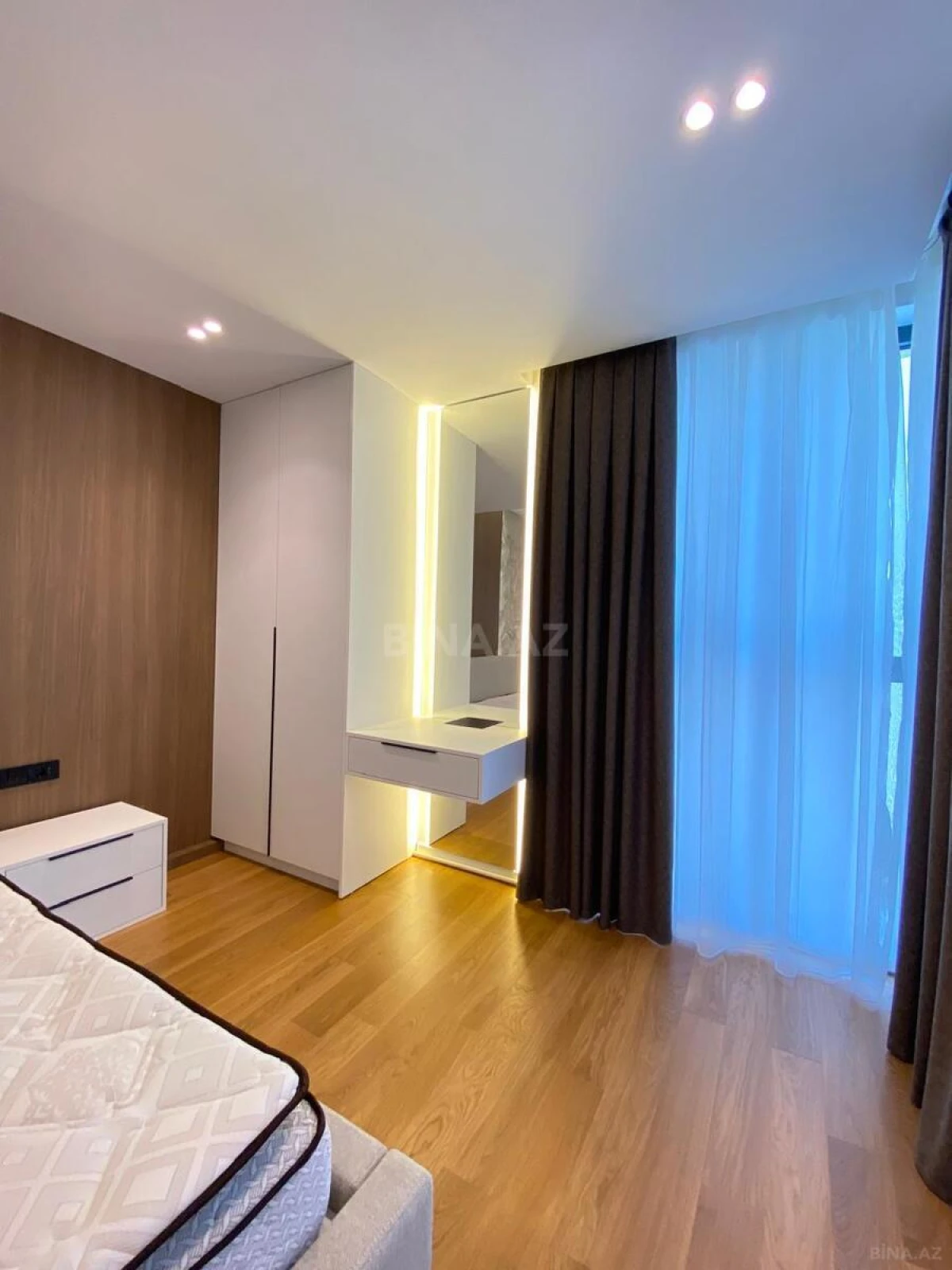 Kirayə verilir 2 otaqlı mənzil 75 m²