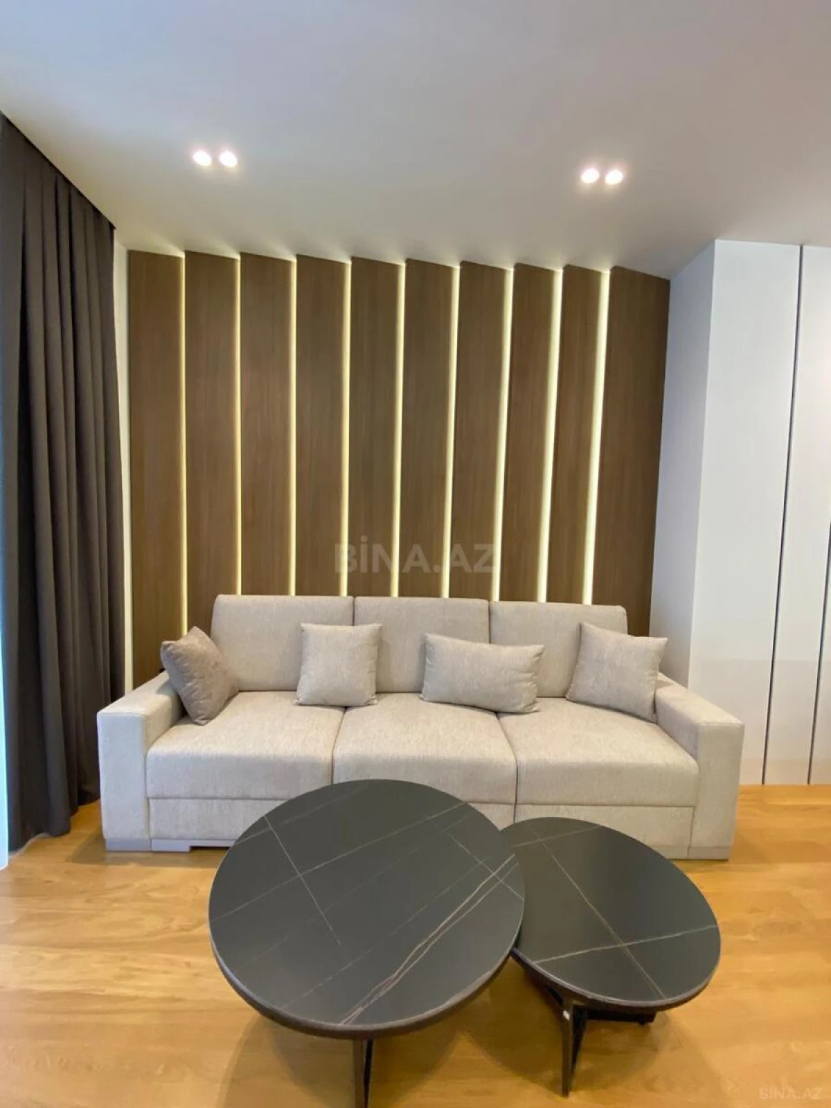 Kirayə verilir 2 otaqlı mənzil 75 m²