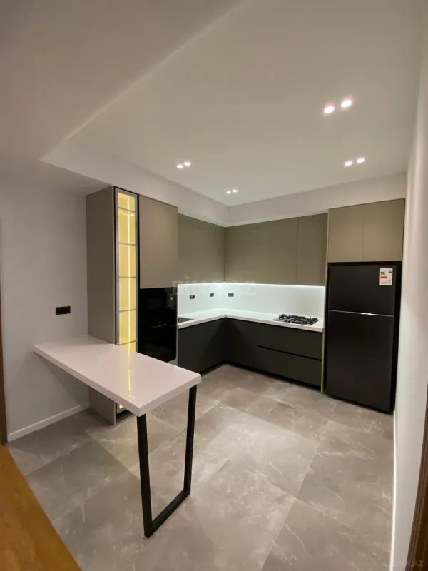 Kirayə verilir 2 otaqlı mənzil 75 m²