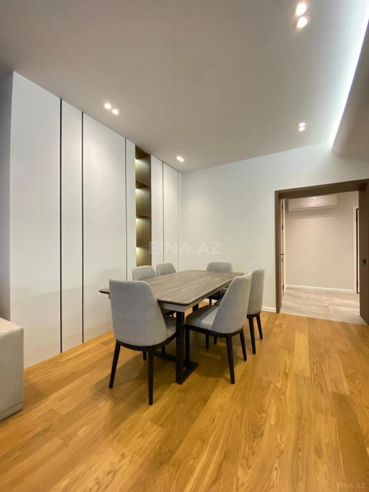 Kirayə verilir 2 otaqlı mənzil 75 m²