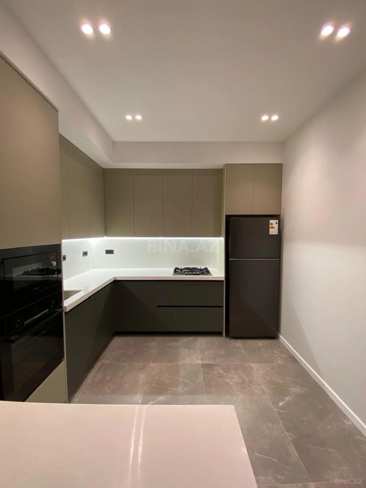 Kirayə verilir 2 otaqlı mənzil 75 m²