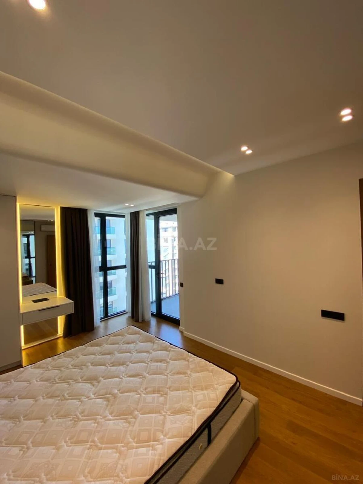 Kirayə verilir 2 otaqlı mənzil 75 m²