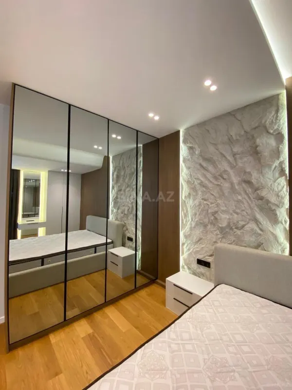 Kirayə verilir 2 otaqlı mənzil 75 m²