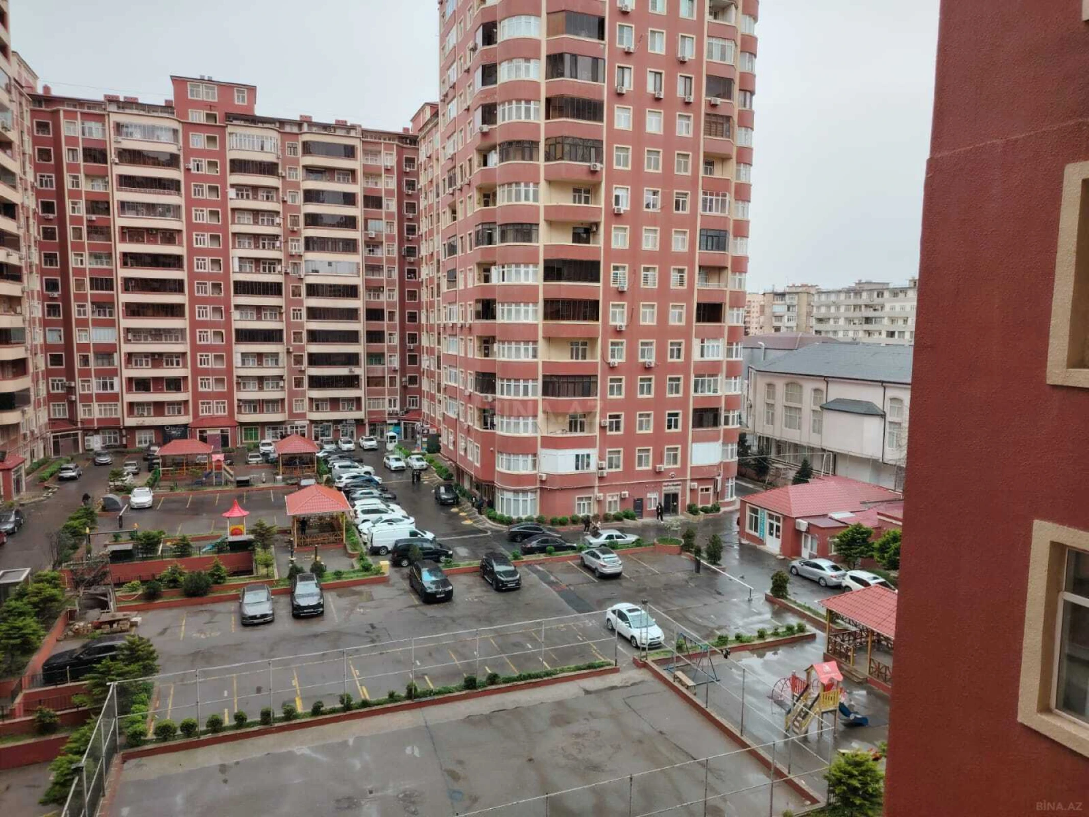 Satılır 2 otaqlı mənzil 88 m²