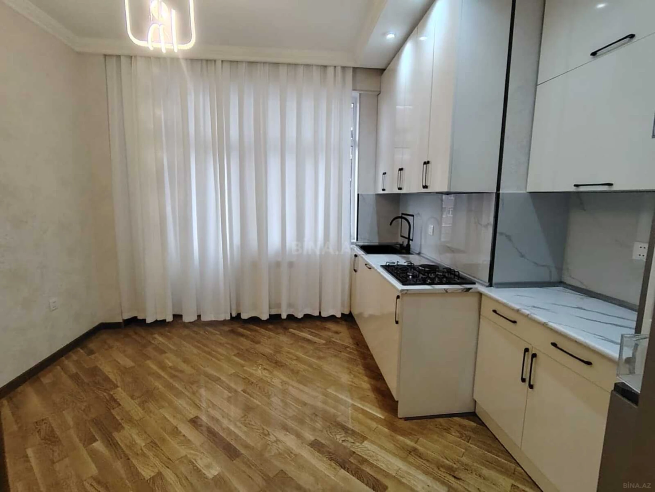 Satılır 2 otaqlı mənzil 88 m²