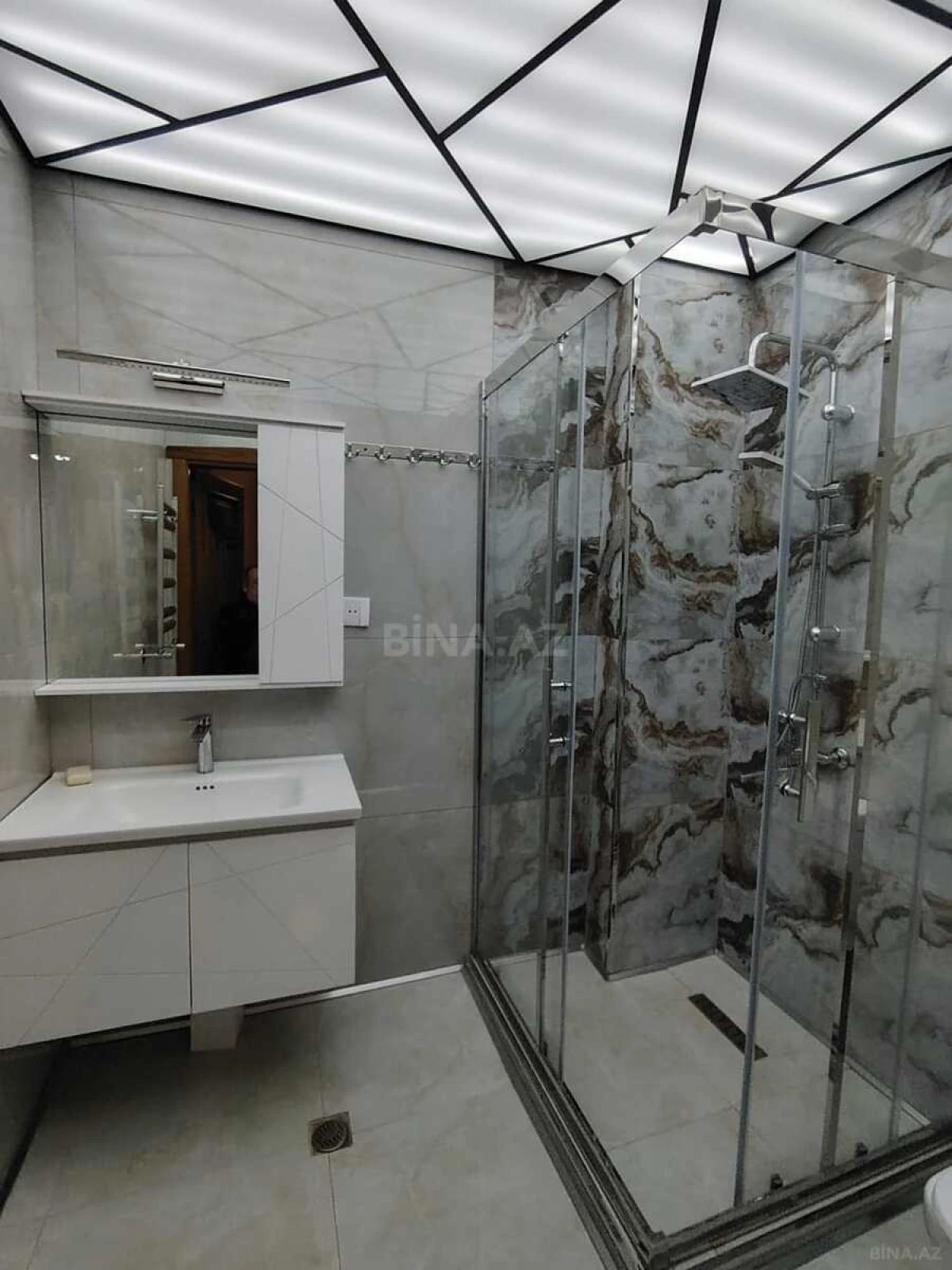 Satılır 2 otaqlı mənzil 88 m²