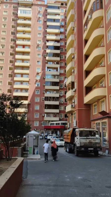 Satılır 2 otaqlı mənzil 88 m²