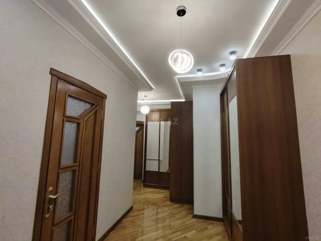 Satılır 2 otaqlı mənzil 88 m²
