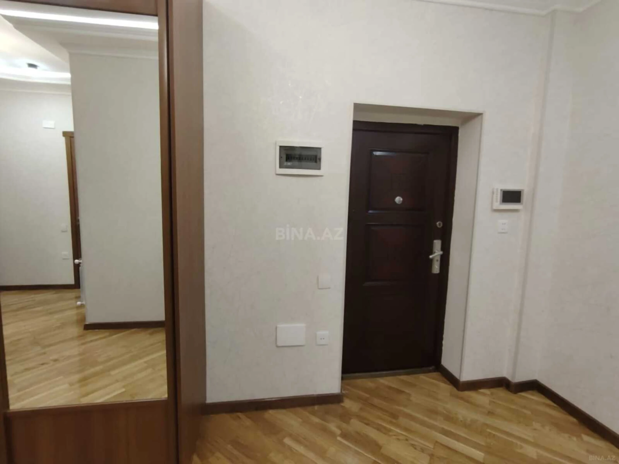 Satılır 2 otaqlı mənzil 88 m²